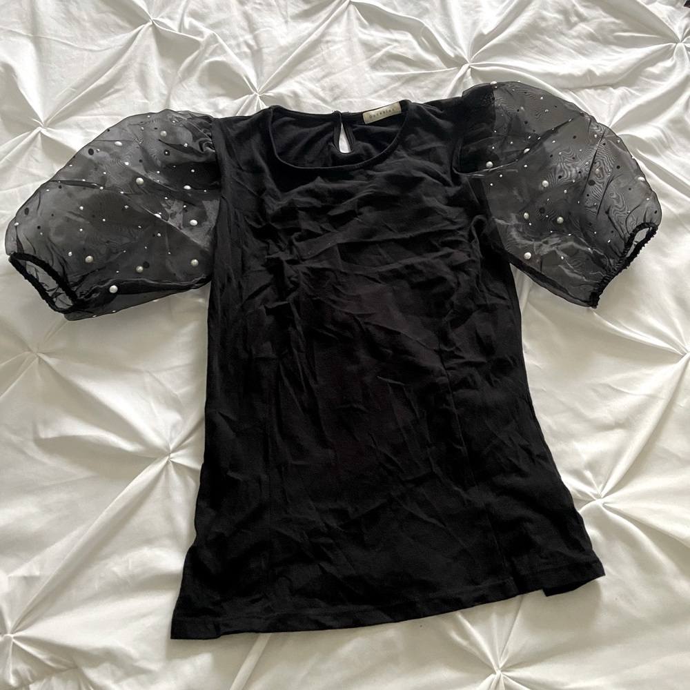 Puff sleeved top